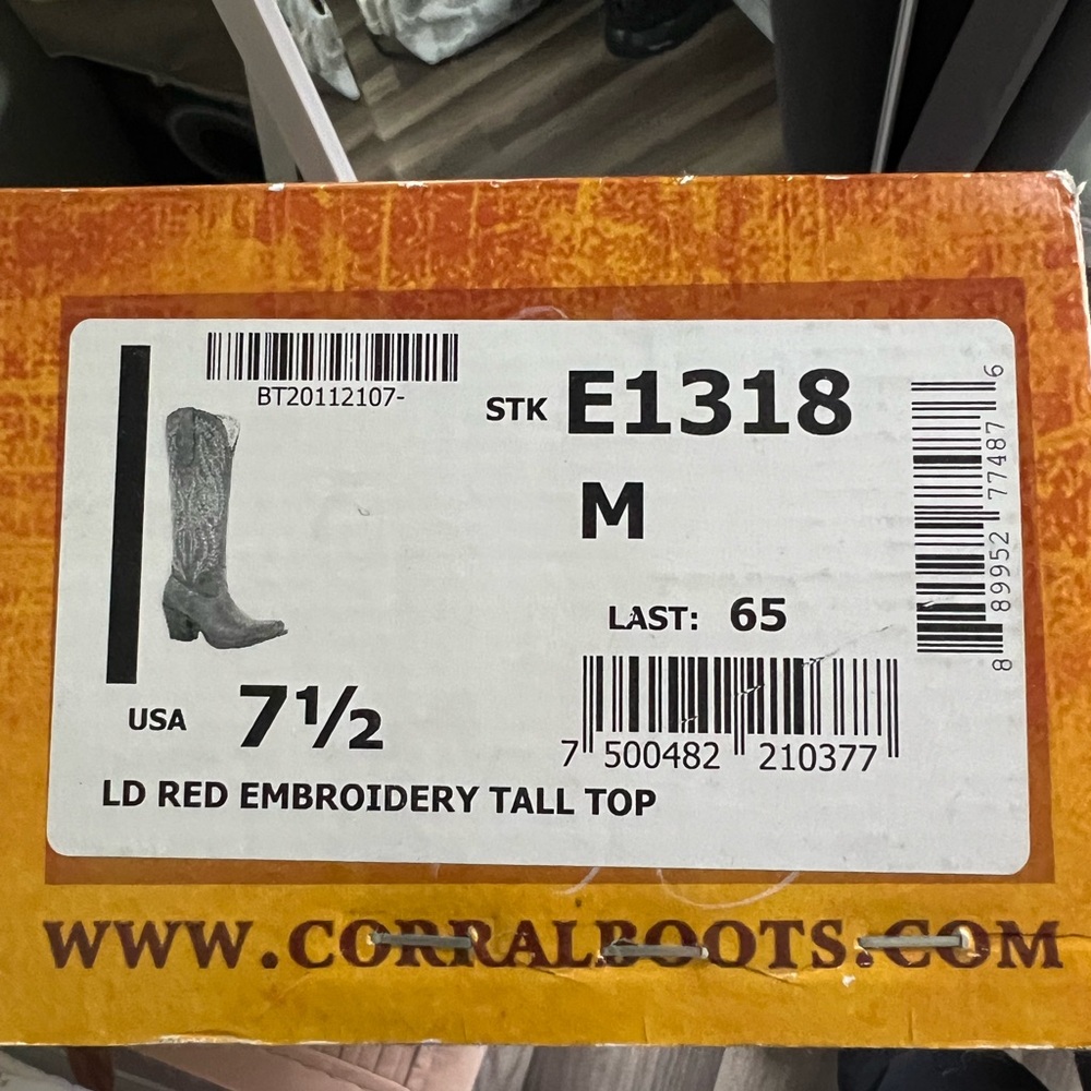 Corral Women's Embroidery Tall Top Snip Toe Western Leather Knee-High Boots